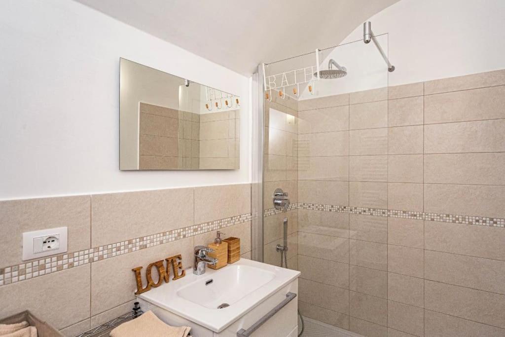 Casa Nel Cuore Della Citta Apartment Рапало Екстериор снимка